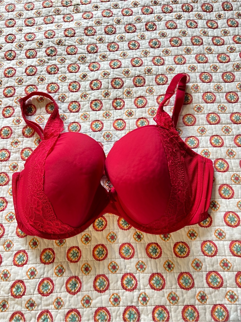 EUC Victoria’s Secret Red Lace Lined Demi Bra size 36DD
